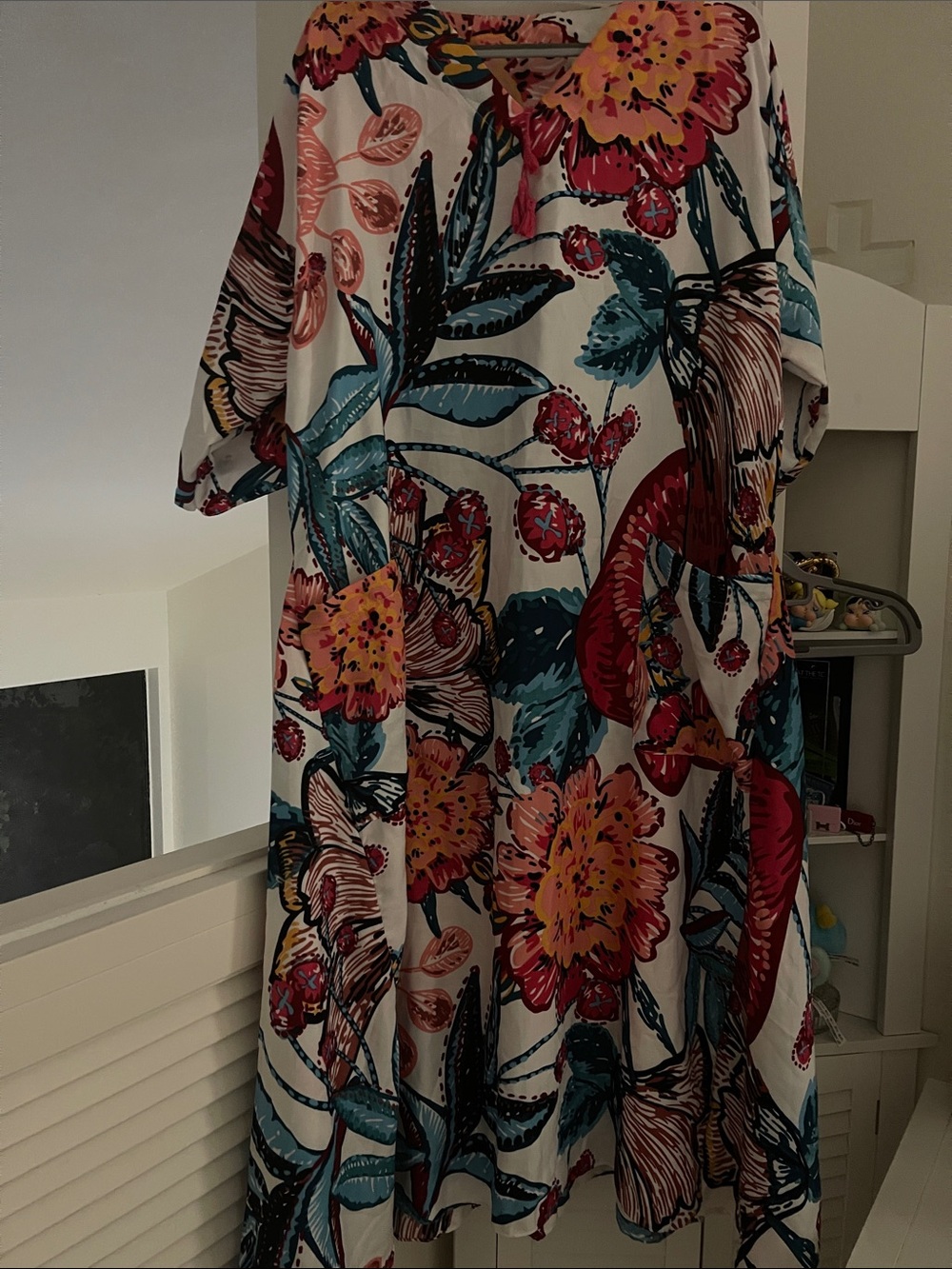 Floral Print Maxi Dress in Cream, Red & Teal
2 pockets in the front